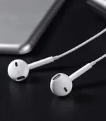 Original-Apple-EarPods-with-3